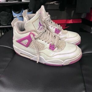Jordan 4 “Hyper Violet”